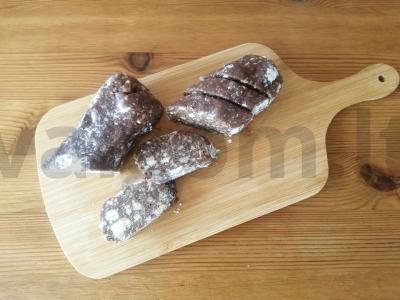 Saldžioji dešra iš cukraus sausainių pagrindine nuotrauka