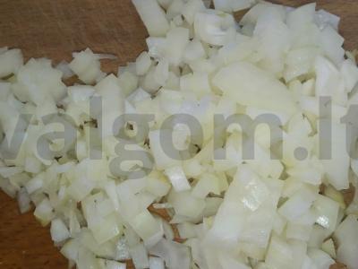 Vištienos blauzdų sriuba su bulvėmis ir svogūnais be kruopų Žingsnis 3