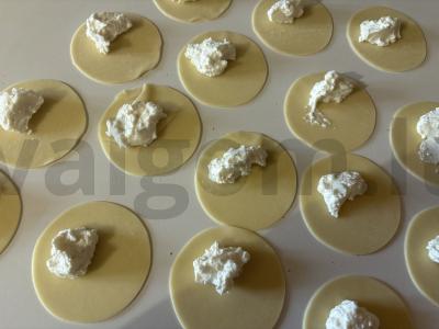 Sotūs virtinukai su varške be cukraus Žingsnis 4