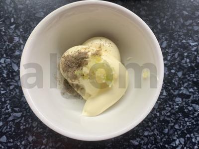 Olivje su česnako padažu Žingsnis 6