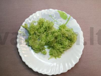 Cukinijų blynai su avižų sėlenomis Žingsnis 2