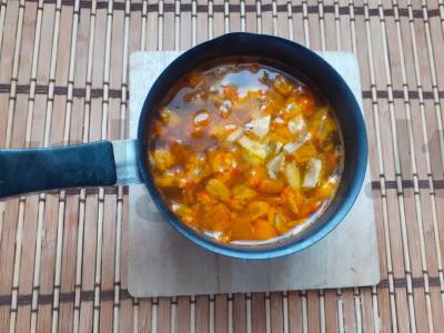 Tonizuojantis šaltalankių gėrimas su cinamonu ir imbieru Žingsnis 3