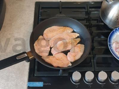 Troškinta vištienos filė su pomidorais grietinėlėse Žingsnis 1