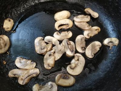 Salotos su Pekino kopūstu ir graikišku jogurtu Žingsnis 5