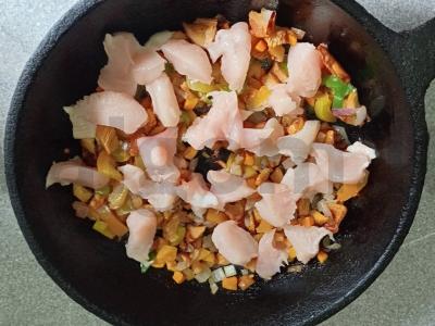 Kuskusas su voveraitėmis, daržovėmis ir vištienos krūtinėle Žingsnis 3