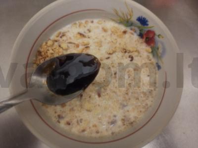 Desertas su varške, sausainiais ir obuoliu stiklinėje Žingsnis 3