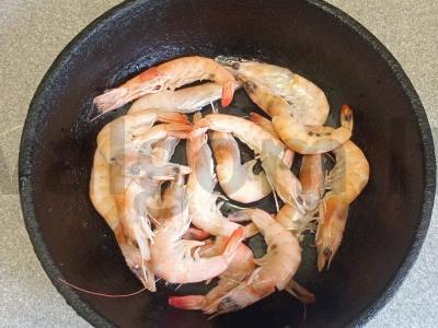 Keptos karališkos krevetės su česnaku per 15 minučių Žingsnis 1
