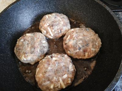 Žuvies kotletai su sūriu Žingsnis 4