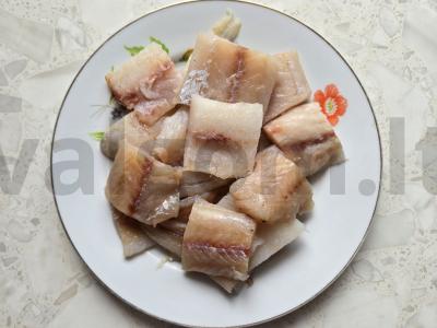 Menkių kotletai su baltu duona Žingsnis 1