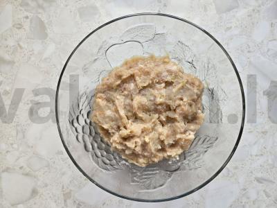 Menkių kotletai su baltu duona Žingsnis 4