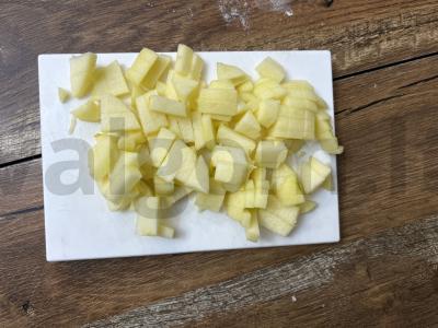 Sluoksniuotos tešlos konvertukai su obuoliais Žingsnis 4