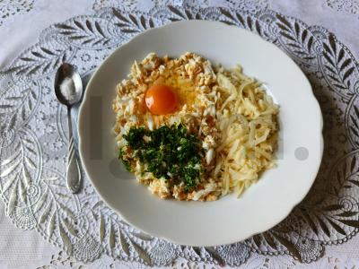 Kiaušinių, kietojo sūrio ir petražolių blynai Žingsnis 3