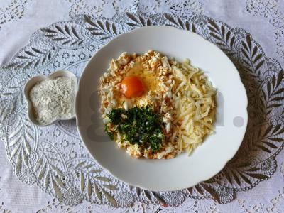 Kiaušinių, kietojo sūrio ir petražolių blynai Žingsnis 4