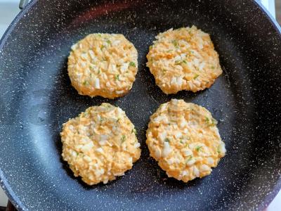 Kiaušinių, kietojo sūrio ir petražolių blynai Žingsnis 5