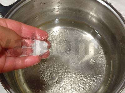 Užkandžių profitriai su varškės sūriu ir lašišos bei agurkų rožytėmis Žingsnis 3