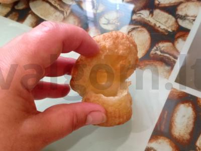 Užkandžių profitriai su varškės sūriu ir lašišos bei agurkų rožytėmis Žingsnis 9