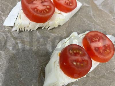 Kopūstai su vyšniniais pomidorais ir grietine orkaitėje Žingsnis 3