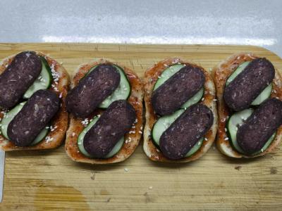 Sumuštiniai su sudžuku ir spanguolių padažu Žingsnis 4