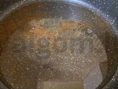 Krevetės, kepamos prieskoniuose Žingsnis 2