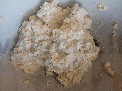 Varškėčiai su spanguolėmis oro grilyje Žingsnis 1