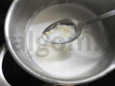 Pieninė košė iš kukurūzų ir miežių kruopų Žingsnis 3