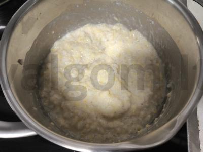 Pieninė košė iš kukurūzų ir miežių kruopų Žingsnis 4