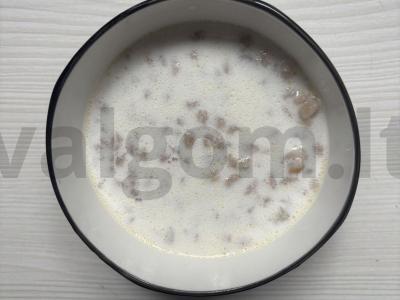 Perlų košė su pienu ir medumi pagrindine nuotrauka