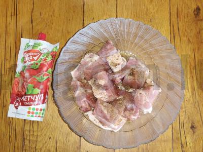 Šašlykas iš kiaulienos su kečupu ir garstyčiomis Žingsnis 2