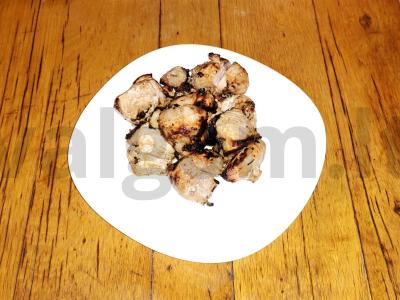 Šašlykas iš kiaulienos su kečupu ir garstyčiomis pagrindine nuotrauka