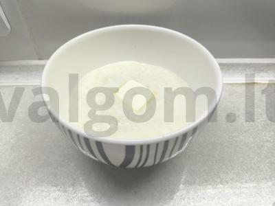 Pieninė perlinių kruopų košė su manų miltais pagrindine nuotrauka