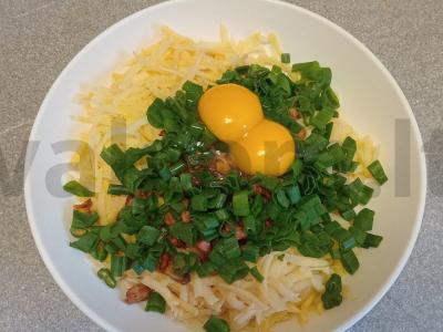 Bulviniai blynai su voveraitėmis ir žaliu svogūnu Žingsnis 6