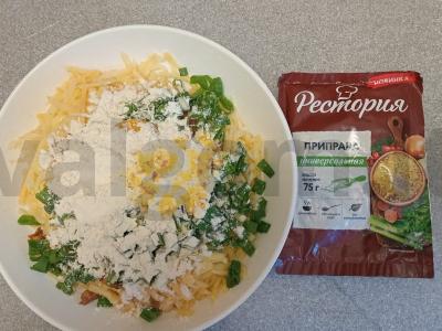 Bulviniai blynai su voveraitėmis ir žaliu svogūnu Žingsnis 8