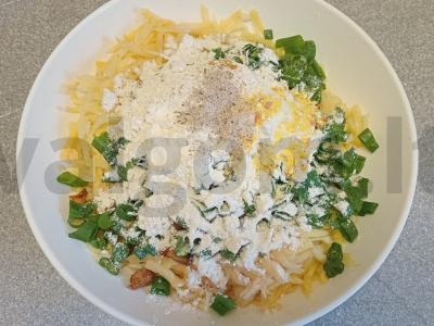 Bulviniai blynai su voveraitėmis ir žaliu svogūnu Žingsnis 9