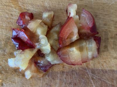 Mėlynių, aviečių, braškių ir slyvų kisielius Žingsnis 1