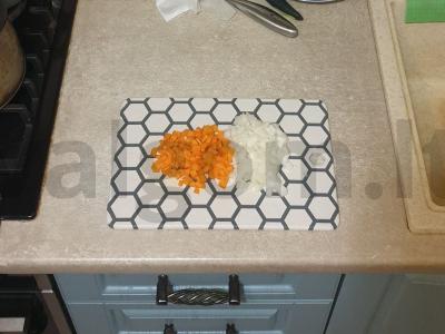 Vištienos sultinys su makaronais ir cukinijomis Žingsnis 2