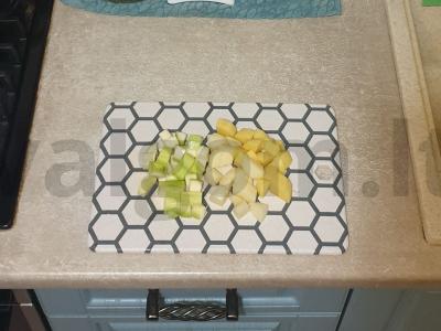 Vištienos sultinys su makaronais ir cukinijomis Žingsnis 3