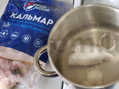 Salotos su kalmaru, kukurūzais ir apelsinu Žingsnis 1