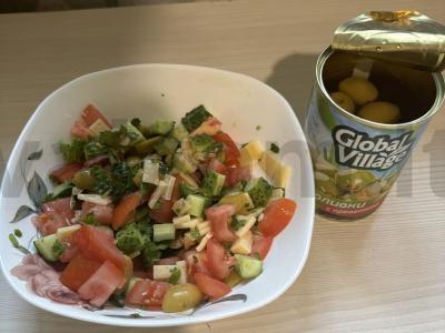 Salotas su alyvuogėmis, krevetėmis ir sūriu Žingsnis 11