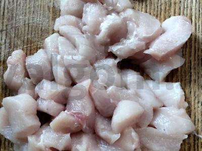 Naudingas pusryčių patiekalas iš ryžių popieriaus ir vištienos Žingsnis 1