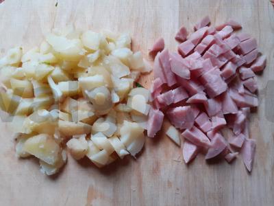 Salotos su kumpiu, kukurūzais ir žolelėmis Žingsnis 2