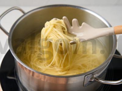 Makaronai su cukinijomis grietinėlės padaže Žingsnis 1