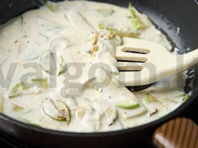 Makaronai su cukinijomis grietinėlės padaže Žingsnis 5