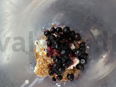 Smuzi su grikių dribsniais, varške ir juodąja serbentu Žingsnis 2