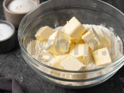 Tortas su avietėmis ir pistacijomis Žingsnis 1