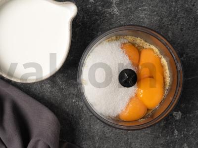 Tortas su avietėmis ir pistacijomis Žingsnis 3