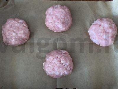 Kalakutienos kotletai po bulvių-sūrio apklotu Žingsnis 4