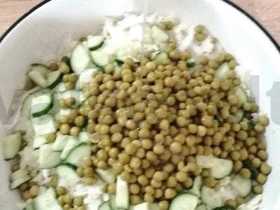 Salotos su Pekino kopūstu ir žirniais Žingsnis 5