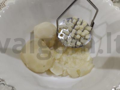 Originalūs grybų kotletai vakarienei Žingsnis 1