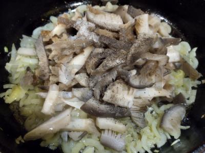 Originalūs grybų kotletai vakarienei Žingsnis 2