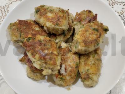 Originalūs grybų kotletai vakarienei pagrindine nuotrauka